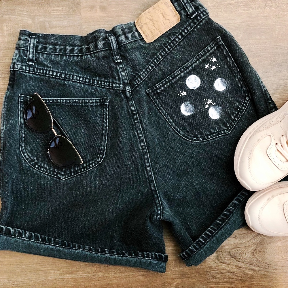 Vintage Black High Waisted Denim Shorts | Size 11